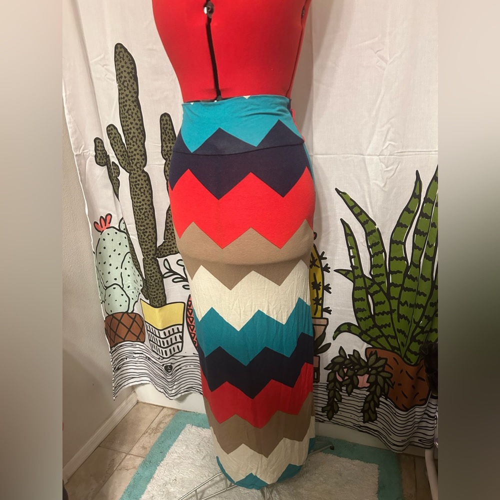 Rue21 maxi skirt Chevron print size Medium